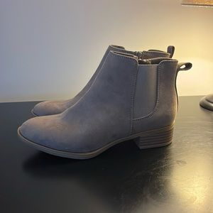 SO beige ankle booties size 6.5